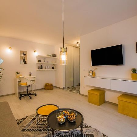 Kitty Sunflower Apartment Alba Iulia Exterior photo